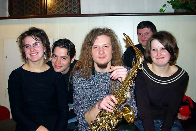 02.jpg