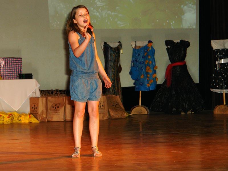 Julia-005.jpg