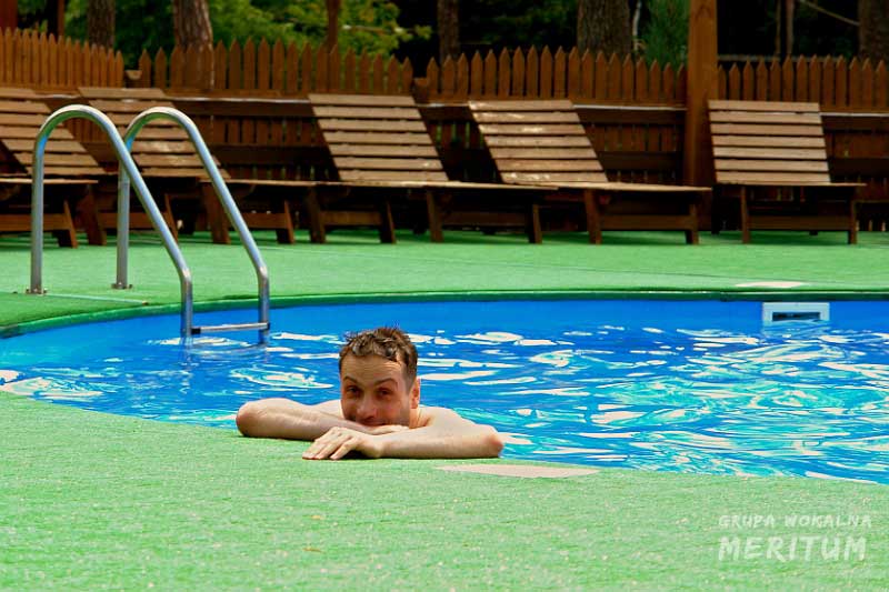 052.jpg