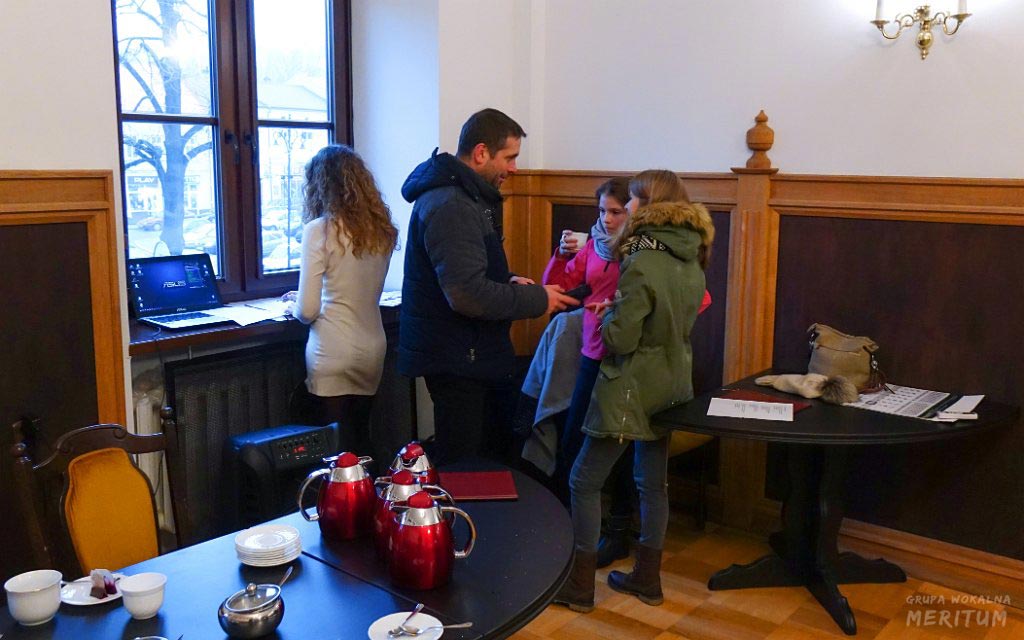 010.jpg