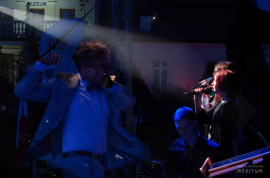 042.jpg -                                