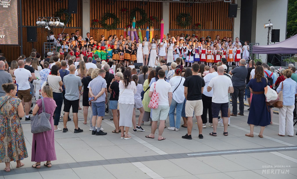 DS_04749.JPG -                                